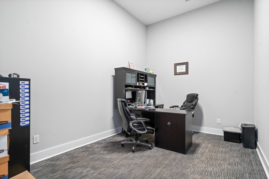 More Photos Of 2959 Hwy 41A S, Clarksville Flex For Lease