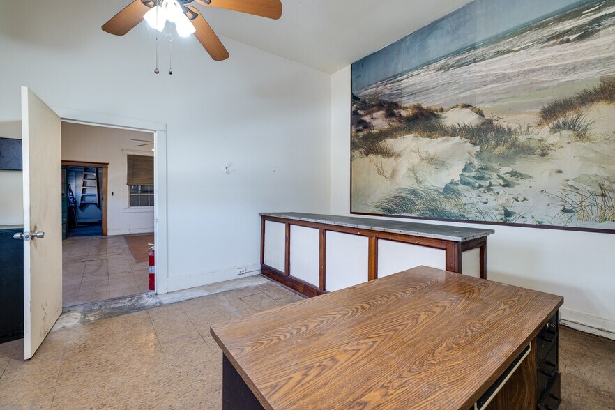 More Photos Of 164 Orchard dr, Timberville Light Distribution For Sale