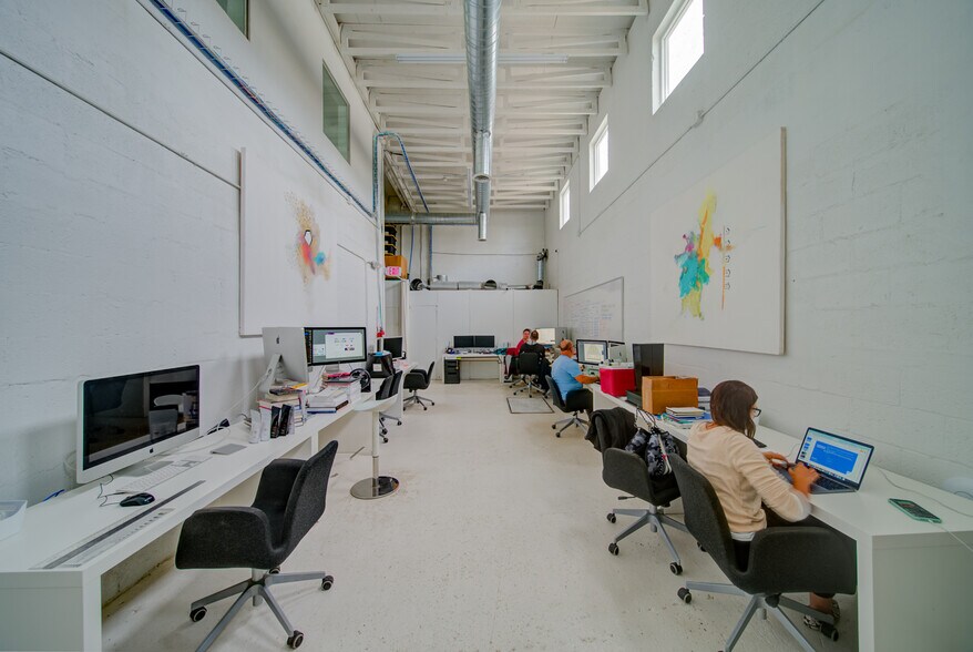 More Photos Of 1341 NW 22nd St, Miami Warehouse For Lease