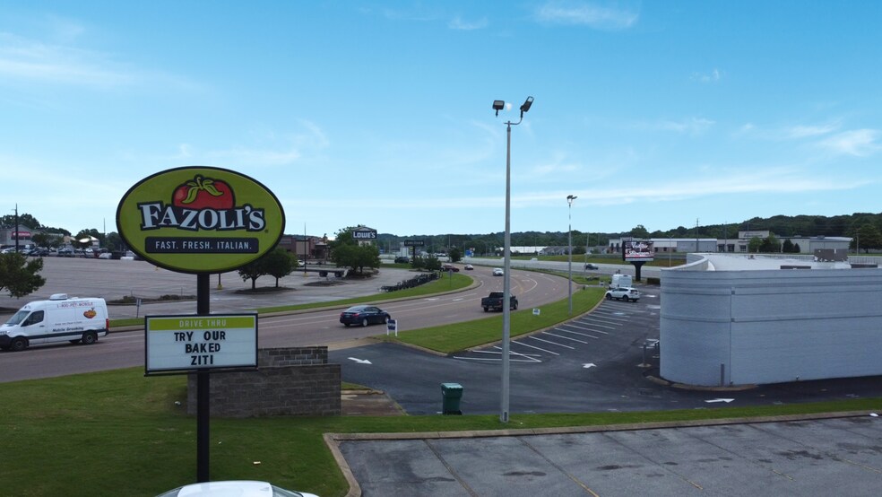 More Photos Of 1914 Emporium Dr, Jackson Restaurant For Lease