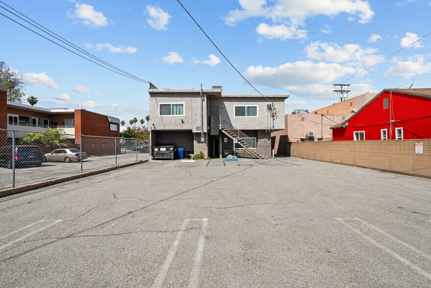 More Photos Of 14530 Hamlin St, Van Nuys Loft Creative Space For Lease