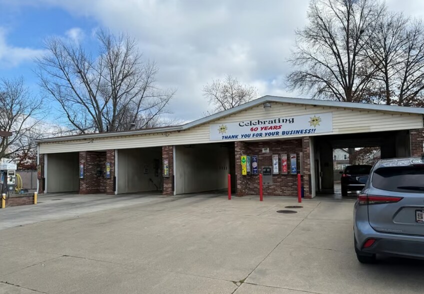 Primary Photo Of 330 Prospect St, Elyria Carwash For Sale