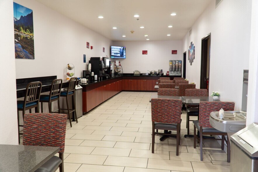 More Photos Of 480 E Shaw Ave, Fresno Hotel For Sale