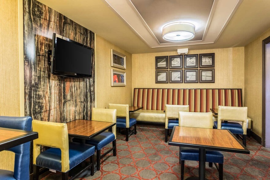 More Photos Of 1532 McCullough Blvd, Tupelo Hotel For Sale