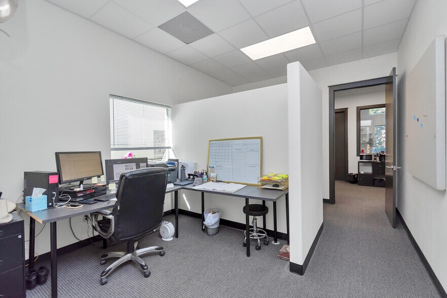 More Photos Of 8125 N Sam Houston Pky W, Houston Medical For Sale