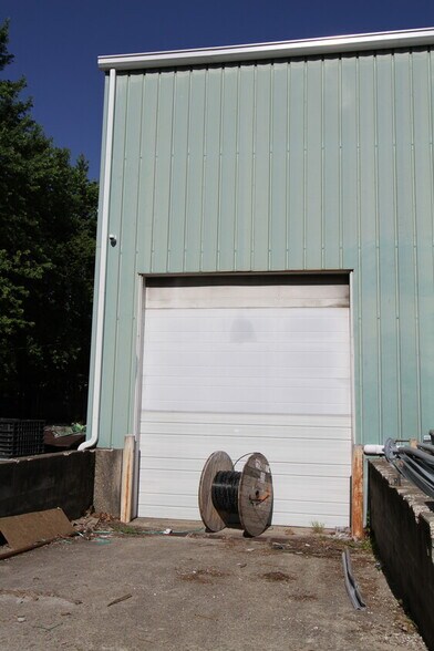 More Photos Of 722 Ketcham St, Indianapolis Warehouse For Sale