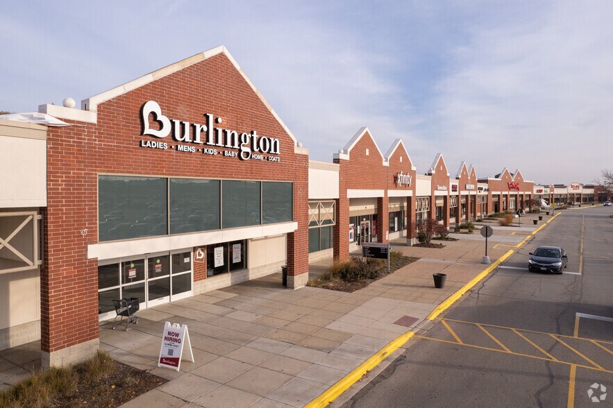 More Photos Of 701 N Milwaukee Ave, Vernon Hills Unknown For Lease