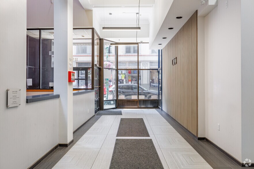 More Photos Of 333-359 S Salina St, Syracuse Office For Lease