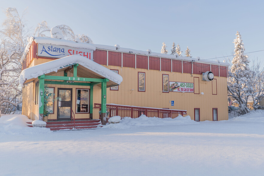 Primary Photo Of 2001 Airport Way, Fairbanks Restaurant For Sale