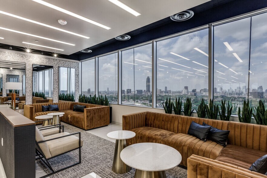 More Photos Of 24 Greenway Plz, Houston Office For Lease