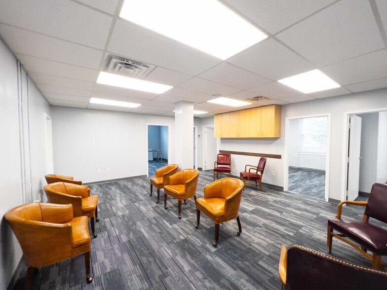 More Photos Of 1431 Elizabeth Ave, Charlotte Office For Lease