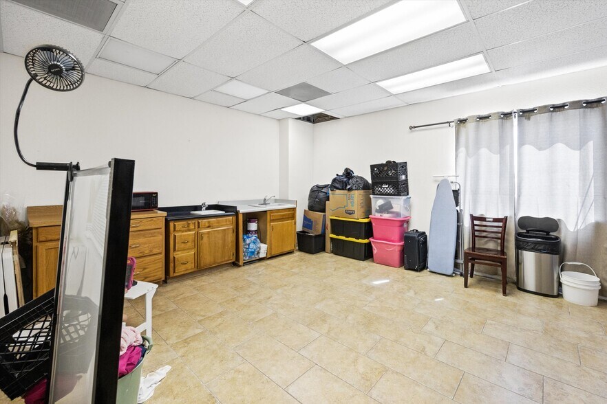 More Photos Of 205 E 18th St, Bakersfield Manufacturing For Sale