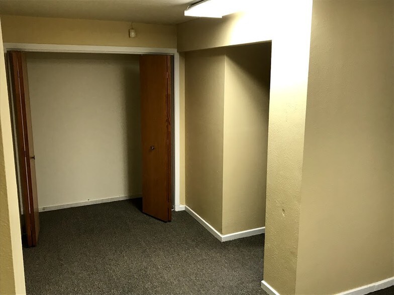 More Photos Of 3768 Norwood Dr, Littleton Warehouse For Lease