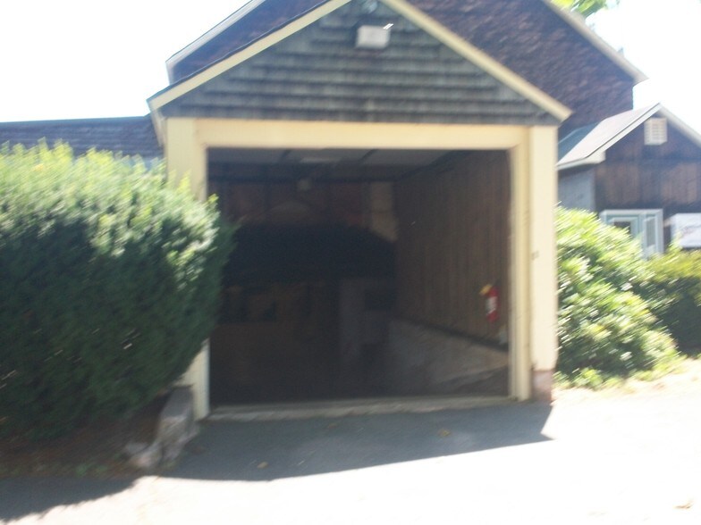 More Photos Of 47-50 Plantation Rd, Broad Brook Flex For Lease