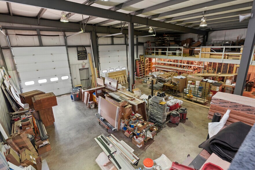 More Photos Of 1514 Commerce Ave, Carlisle Light Distribution For Lease