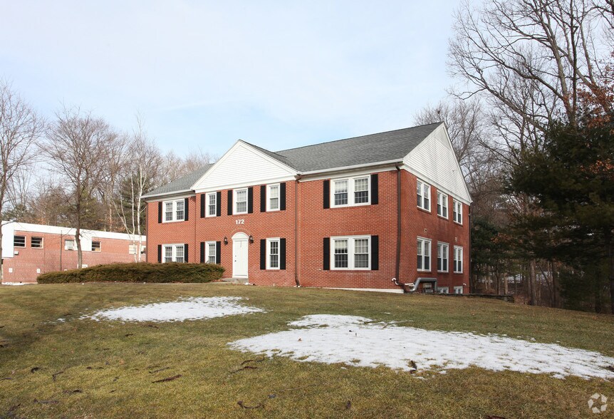 More Photos Of 172 W Main St, Avon Office For Lease