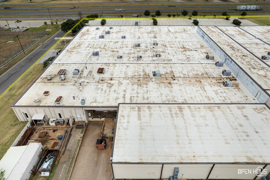 More Photos Of 2813 Central Fwy E, Wichita Falls Industrial For Sale