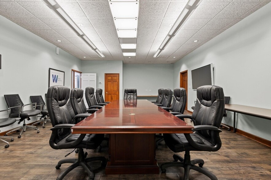 More Photos Of 1801 E 23rd St, Chattanooga Light Distribution For Lease