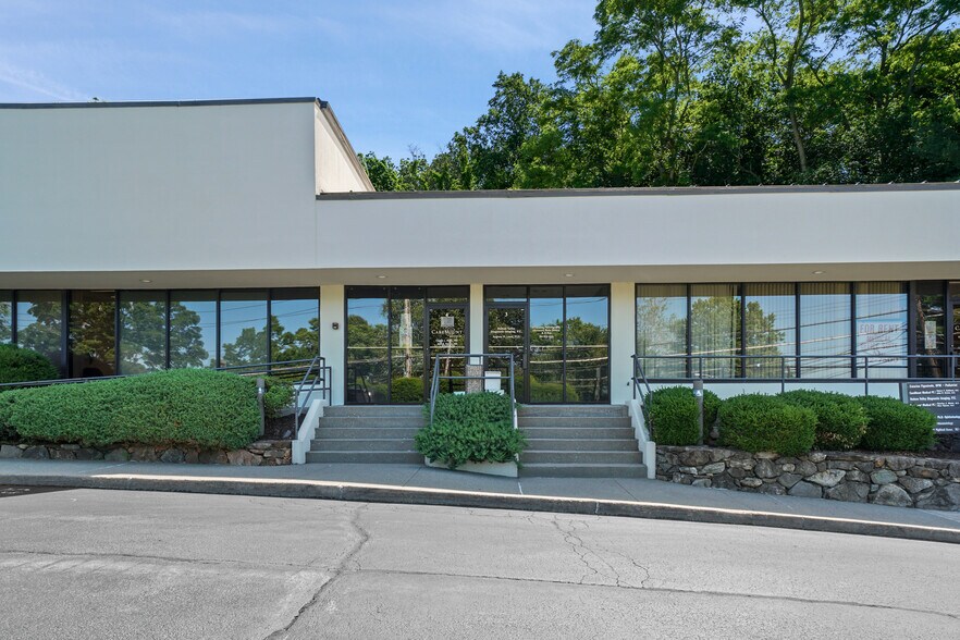 More Photos Of 310 N Highland Ave, Ossining Medical For Lease
