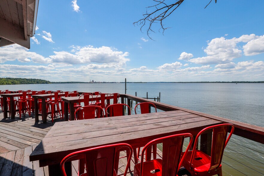 More Photos Of 700 Jordan Point Rd, Hopewell Restaurant For Sale