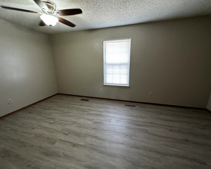 More Photos Of 3601 Westwind Dr, Ozark Apartments For Sale