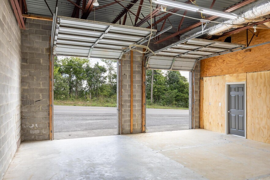 More Photos Of 175 NW Sequoia Rd, Cleveland Warehouse For Lease