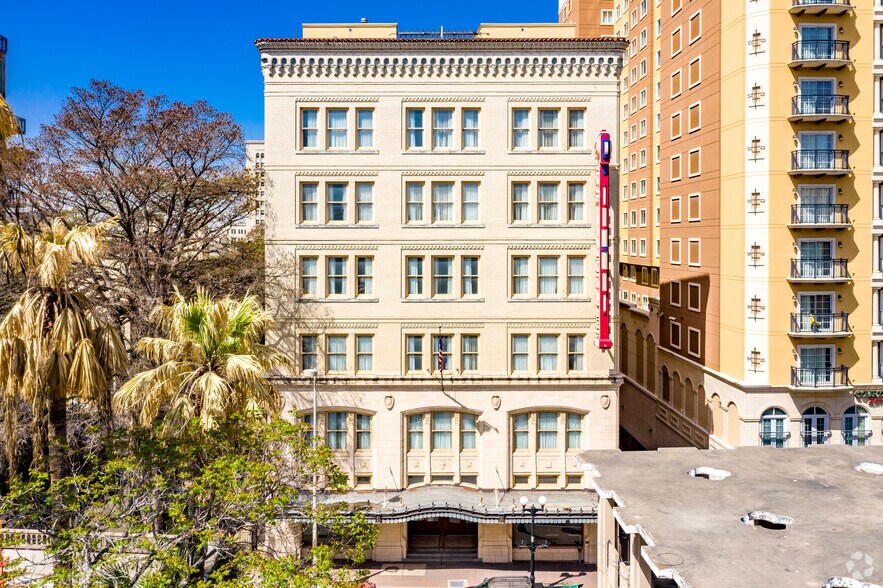 More Photos Of 201 N Saint Marys St, San Antonio Hotel For Lease