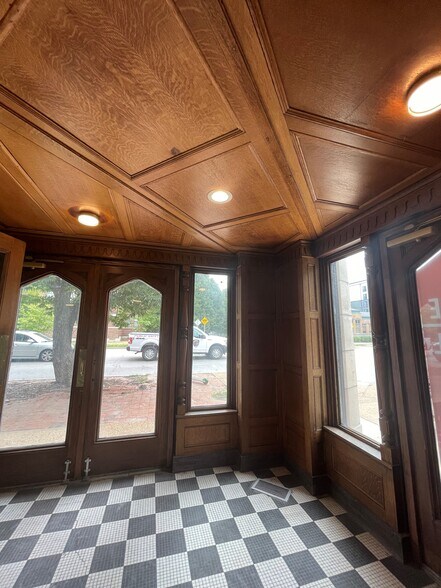 More Photos Of 415 DeBaliviere Ave, Saint Louis Apartments For Lease