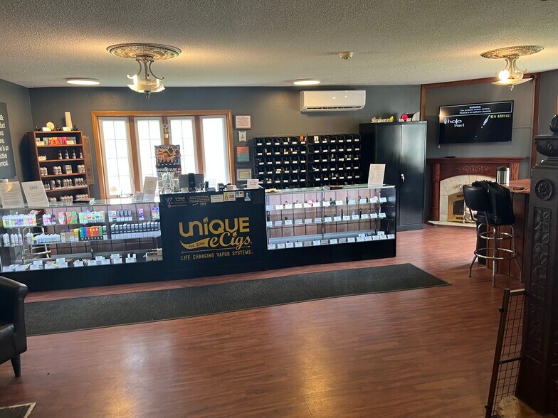 More Photos Of 527 Coffeen St, Watertown General Retail For Sale