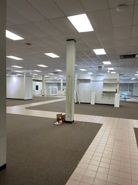 More Photos Of 6433 Highway 182 E, Morgan City Storefront For Lease