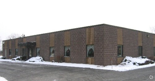 More Photos Of 320 Gateway Park Dr, North Syracuse Flex For Sale