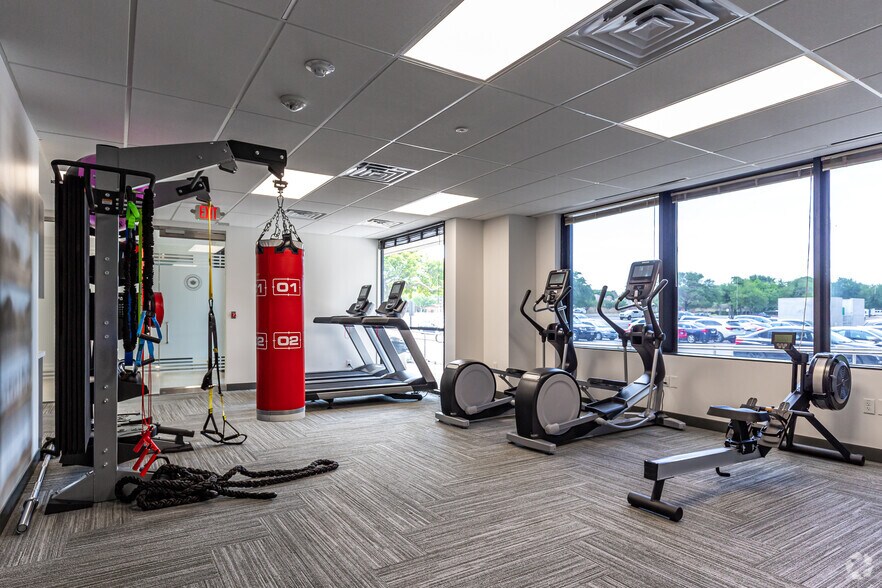 More Photos Of 1309 W 15th St, Plano Office For Lease