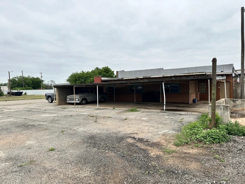 More Photos Of 1109 Walnut St, Abilene Warehouse For Sale