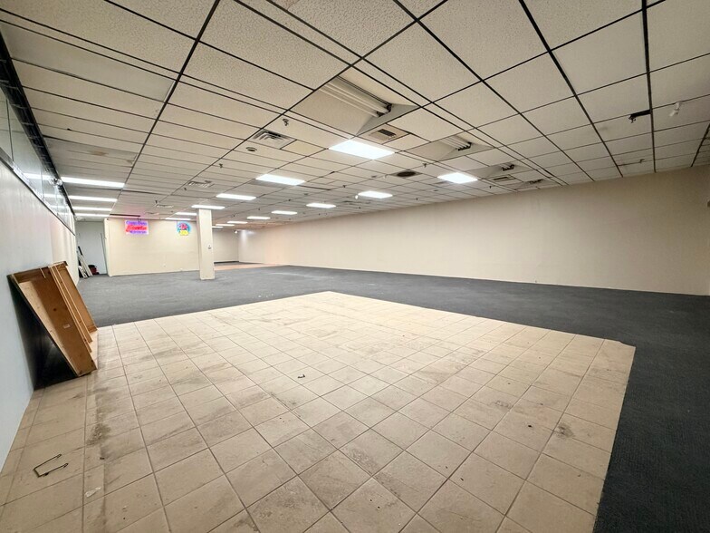 More Photos Of 5611 N State Road 7, Fort Lauderdale Unknown For Lease