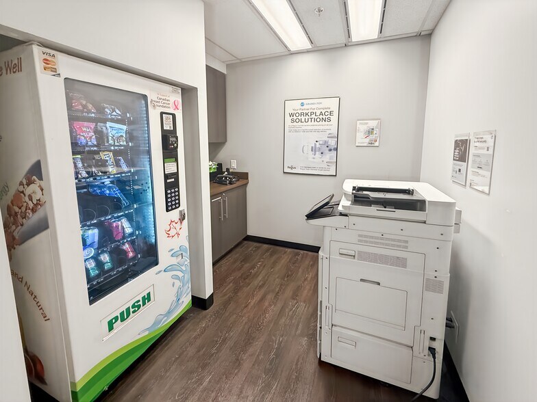 More Photos Of 777 Hornby St, Vancouver Coworking Space