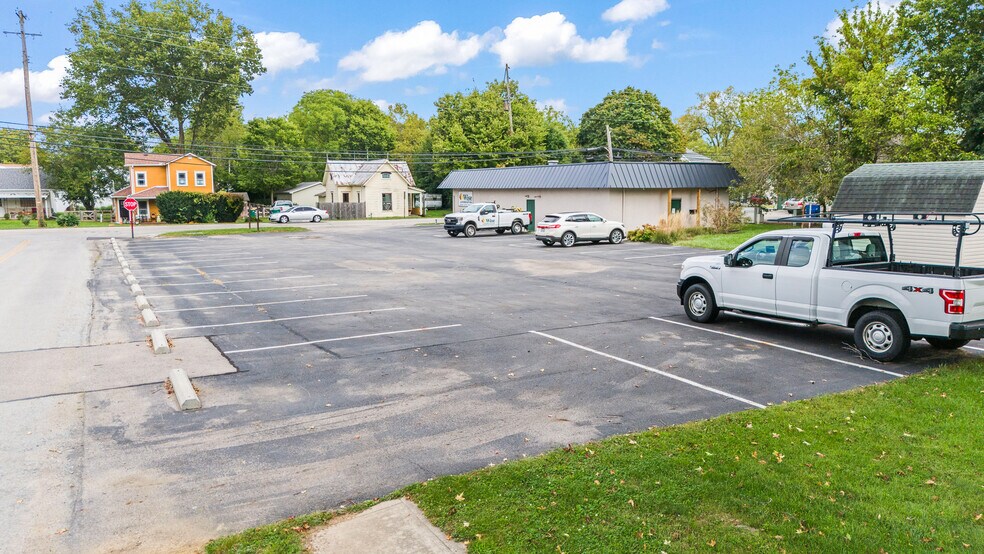 More Photos Of 105 Sycamore St, Medway Medical For Sale