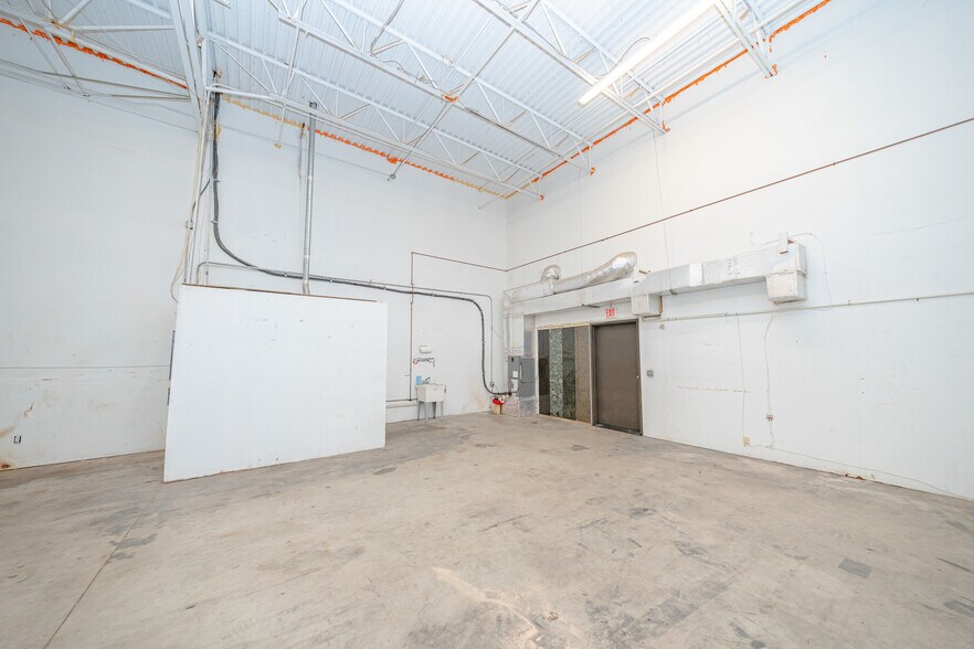 More Photos Of 1959 Dr Martin Luther King Jr Blvd, Pompano Beach Warehouse For Lease