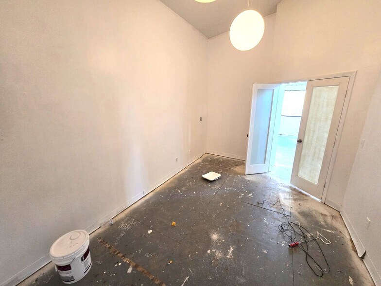 More Photos Of 5800-5820 N University Dr, Fort Lauderdale Storefront Retail Office For Lease