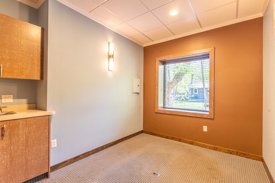 More Photos Of 189 (NYS) Route 25, Riverhead Medical For Sale