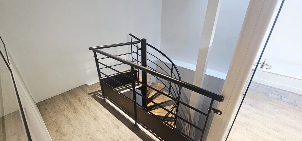 More Photos Of 250 Avenue Du Président Wilson, Saint-Denis Office For Sale