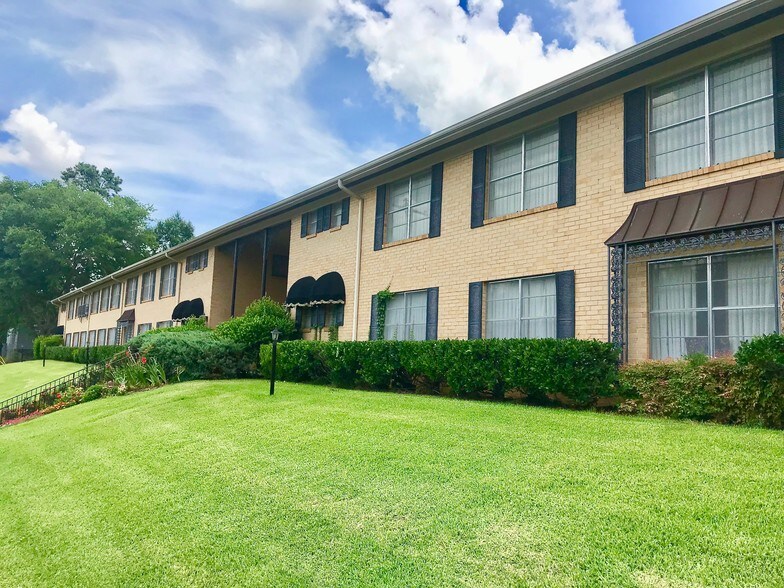 More Photos Of 528 S Saunders Ave, Tyler Hotel For Sale