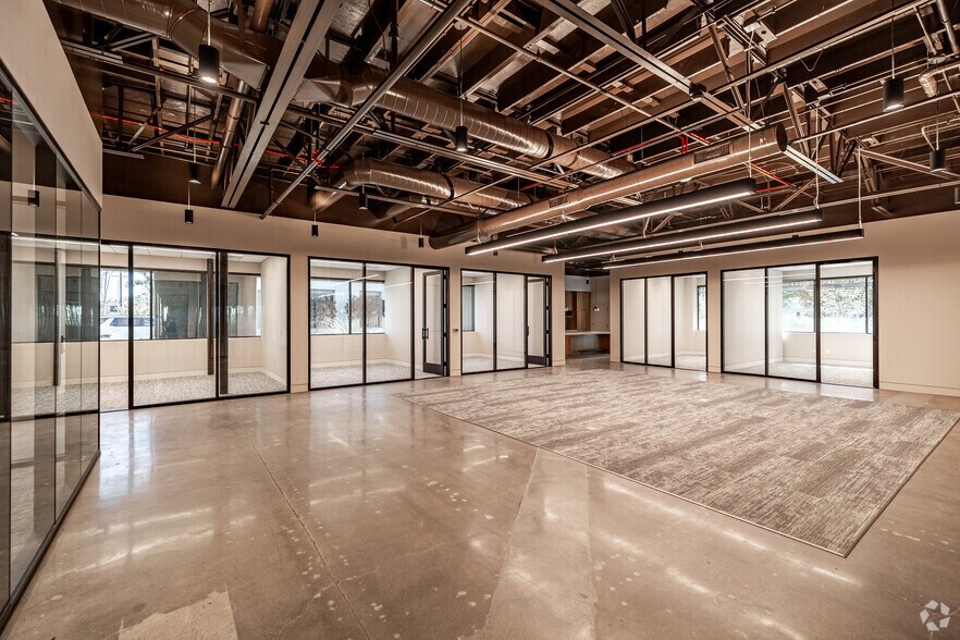 More Photos Of 200 E Baker St, Costa Mesa Loft Creative Space For Lease