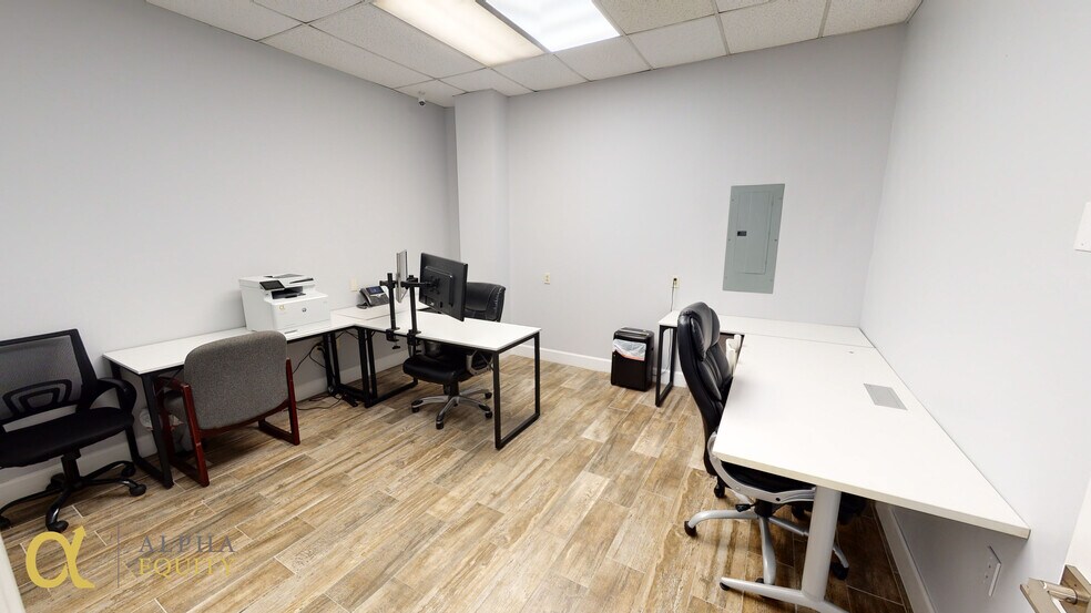 More Photos Of 109-115 Commerce St, Lake Mary Unknown For Lease