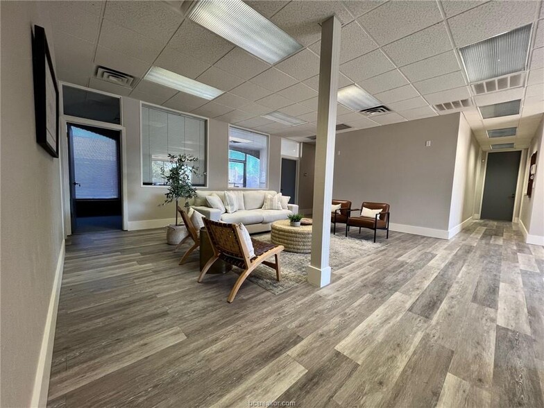 More Photos Of 3131 E 29th St, Bryan Loft Creative Space For Lease