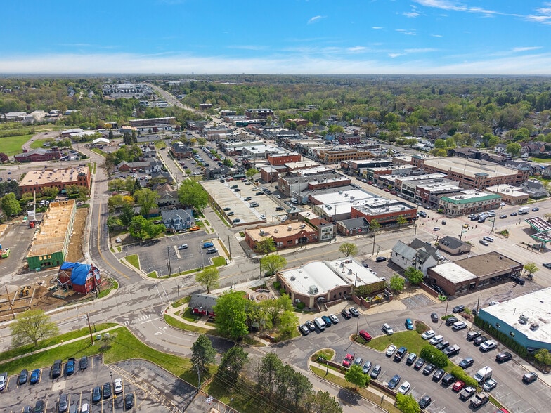 More Photos Of 130-150 E University Dr, Rochester Storefront Retail Office For Lease