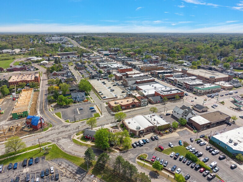 More Photos Of 150 E University Dr, Rochester Storefront Retail Office For Lease
