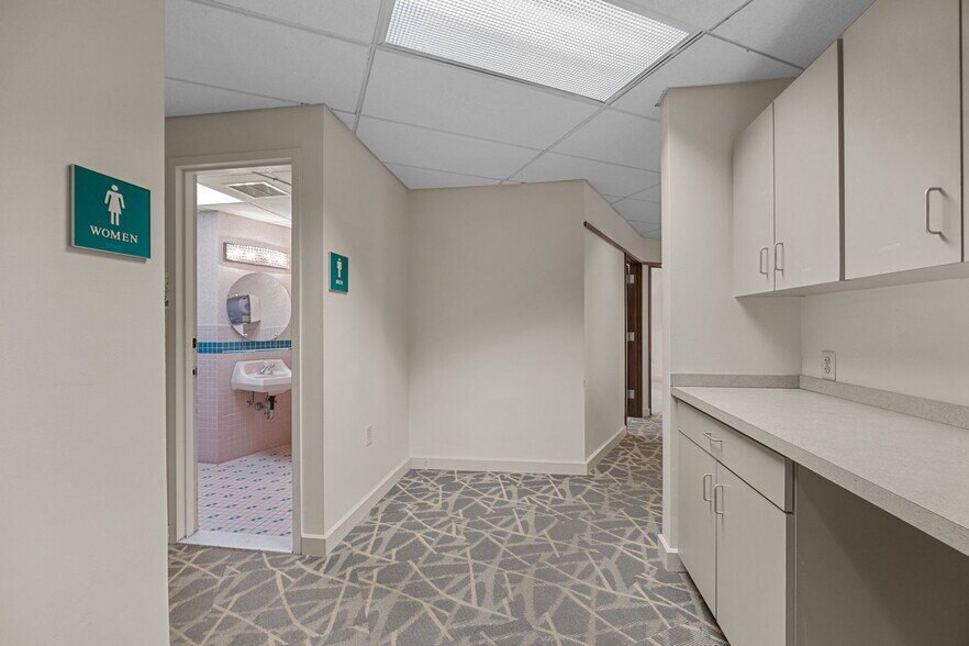 More Photos Of 667 Welsh Rd, Huntingdon Valley Loft Creative Space For Sale