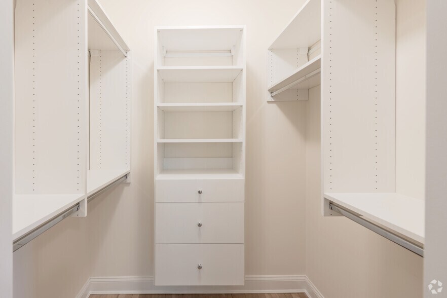 More Photos Of 1223 Beacon St, Brookline Apartments For Lease