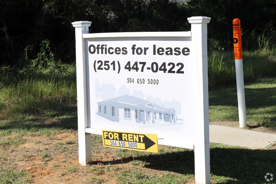 More Photos Of 9786 Timber Cir, Spanish Fort Office For Lease