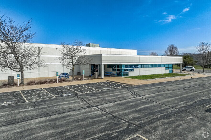 More Photos Of 3801 S Central Ave, Rockford Manufacturing For Lease
